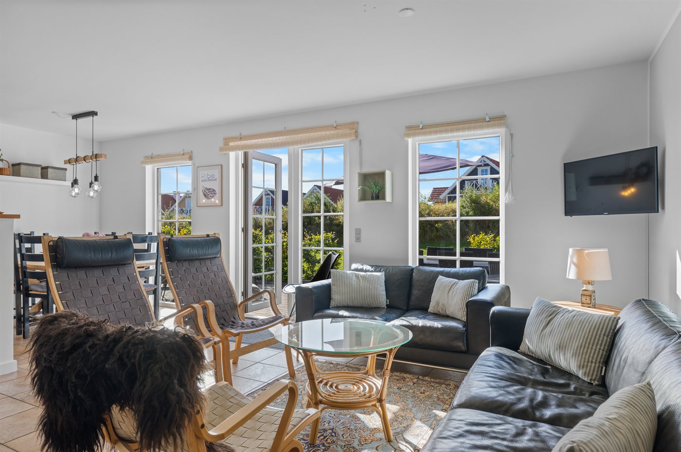 Ferienhaus am Bro Strand mit Meerblick, Sauna & Whirlpool - Bild 4