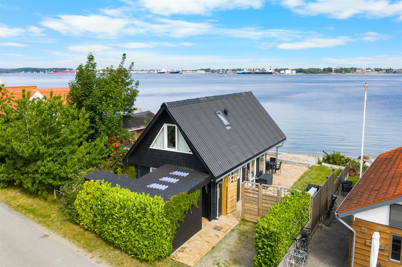 Traumhaftes Ferienhaus mit Meerblick und Whirlpool in Middelfart