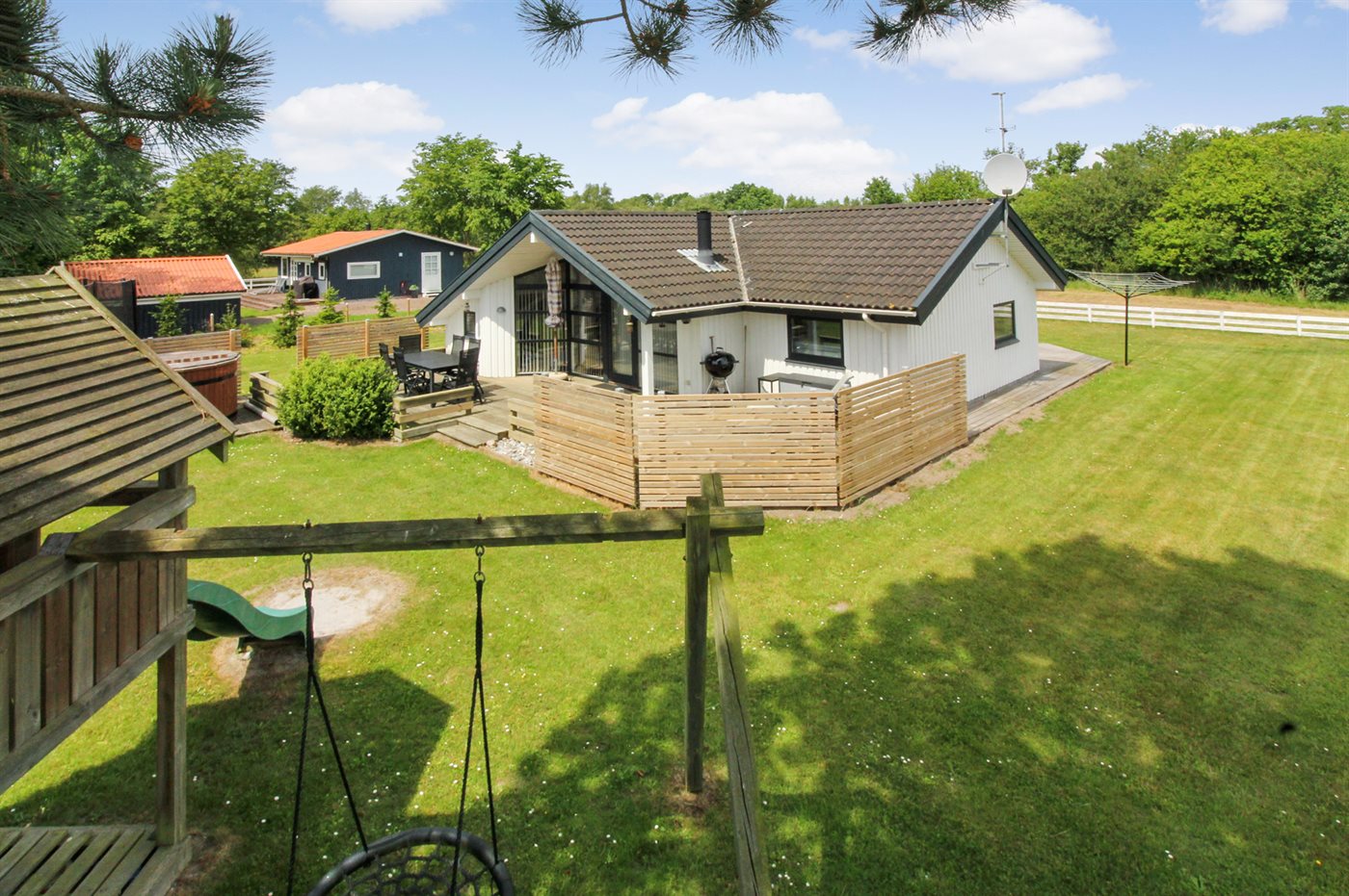 Dein gemütliches Ferienhaus in Kramnitse – Meer & Abenteuer!