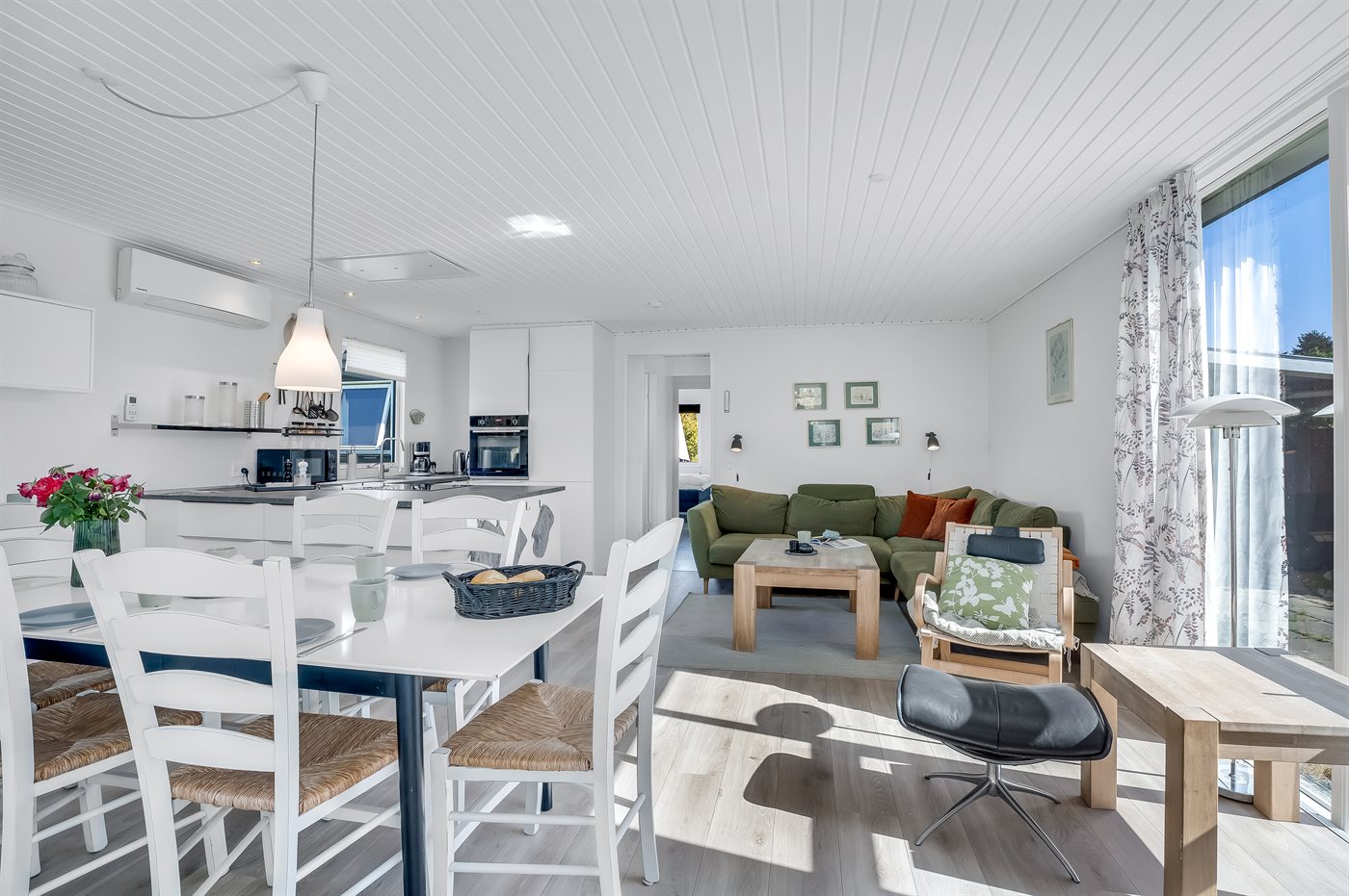 Entspannung pur in modernem Ferienhaus nahe Strand und Natur - Bild 4