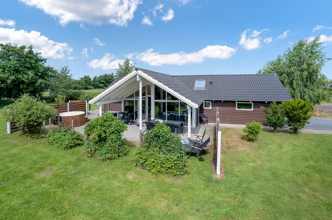 Urlaubsglück mit Hot Tub nahe Strand und Sonne in Marielyst