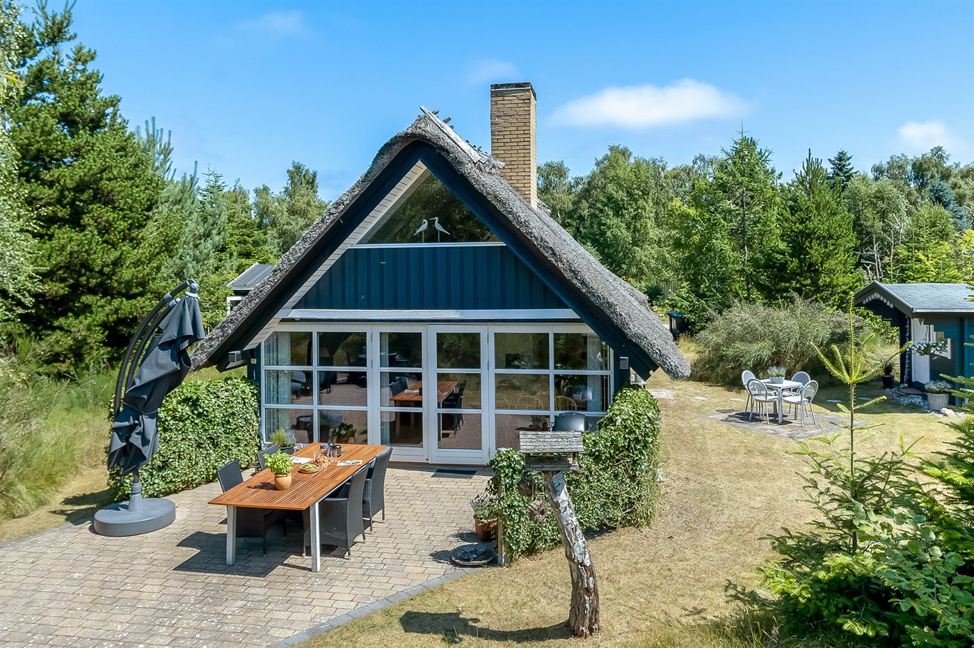 Reetdachhaus mit Sauna, Kamin &amp; großer Terrasse in Marielyst