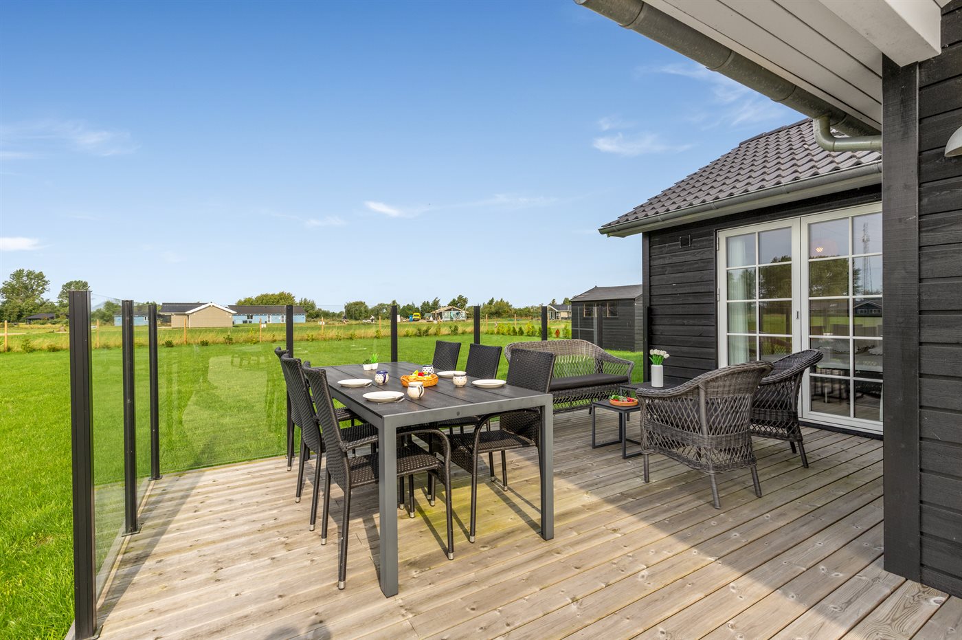 Modernes Ferienhaus mit Sauna, Kamin & großer Terrasse in Marielyst - Bild 5