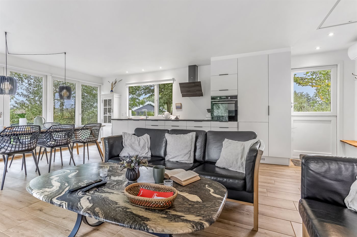 Wohlfühlhaus mit Meerblick & Whirlpool – 30 Meter zum Strand - Bild 3