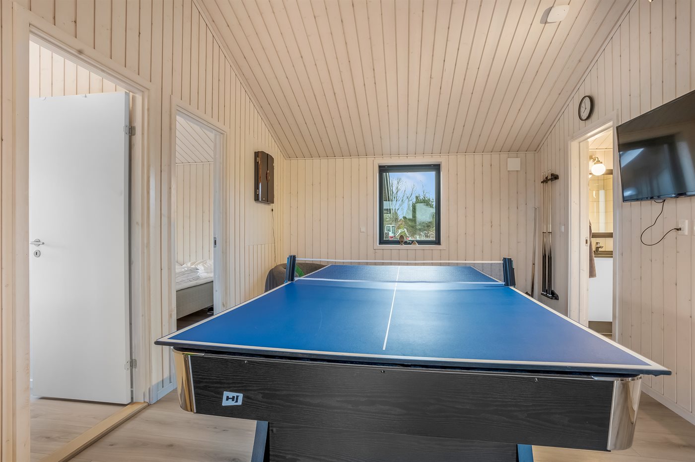 Modernes Ferienhaus mit Whirlpool, Sauna & großem Garten in Marielyst - Bild 2