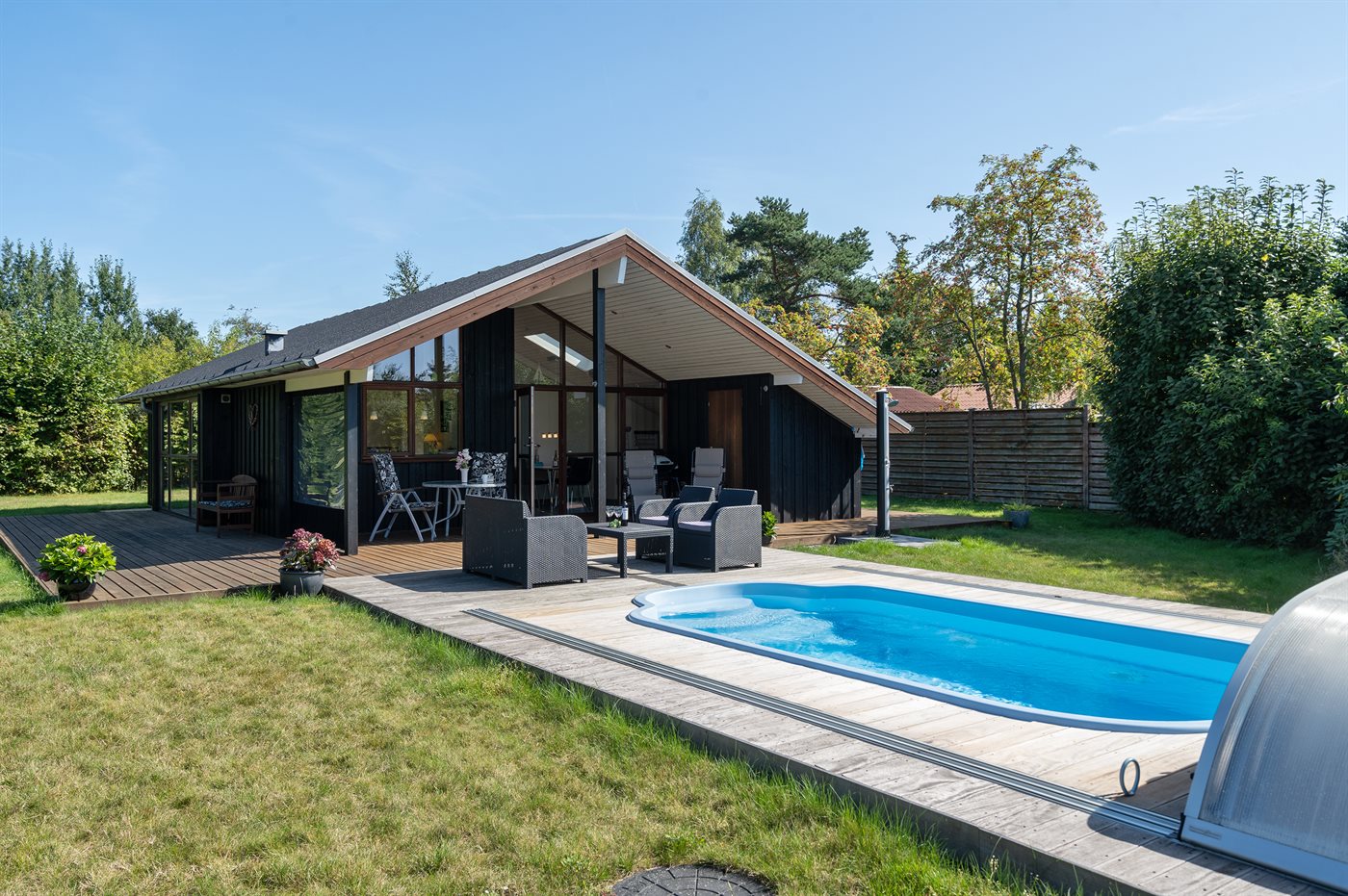 Entspanntes Ferienhaus mit Pool in Væggerløse nahe Strand