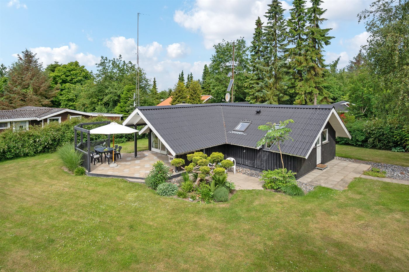 Marielyst: Gemütliches Ferienhaus mit Sauna & Meerblick - Bild 2