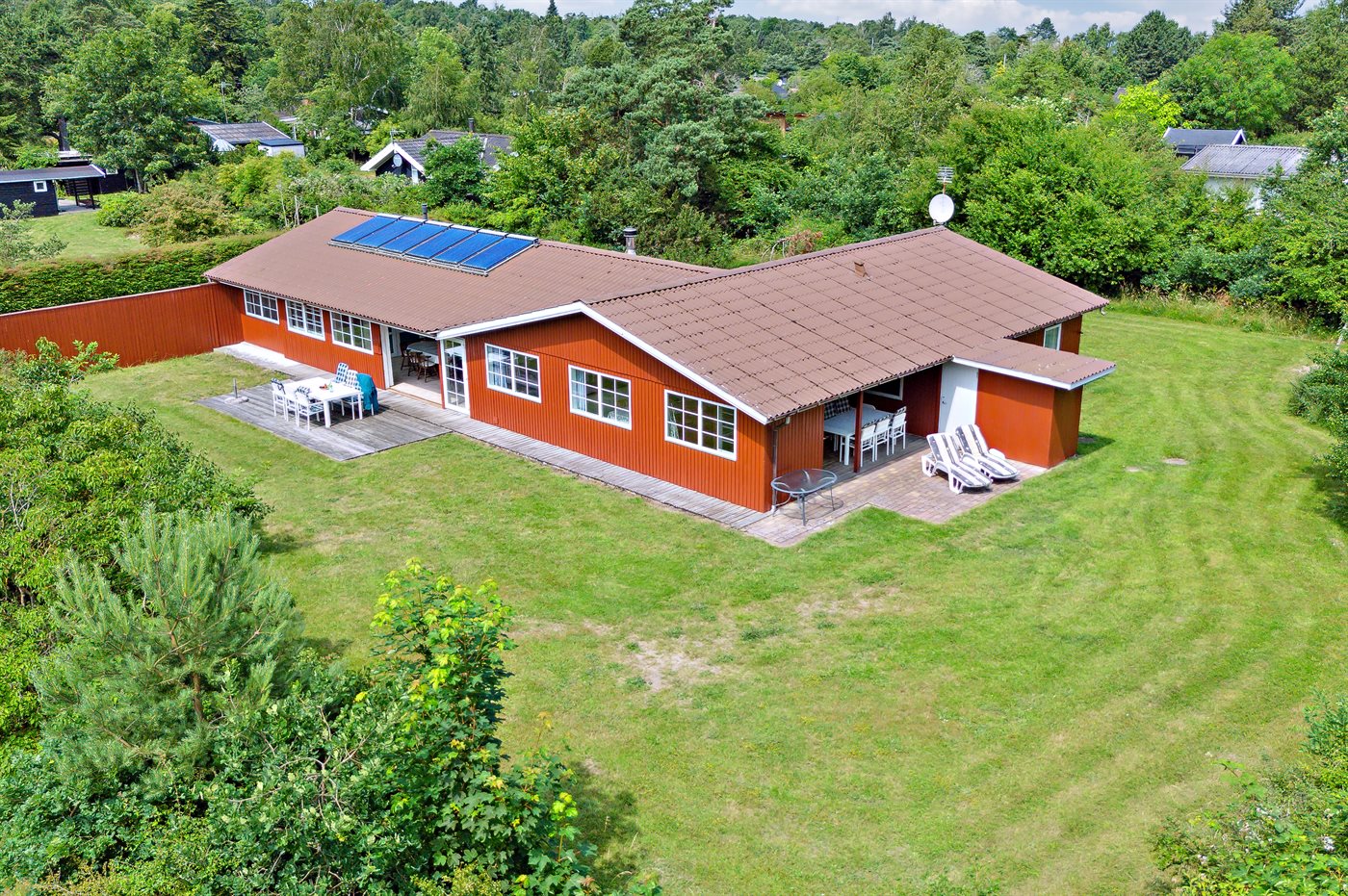 Dein Traum-Ferienhaus mit Pool und Strandnähe in Fårevejle!