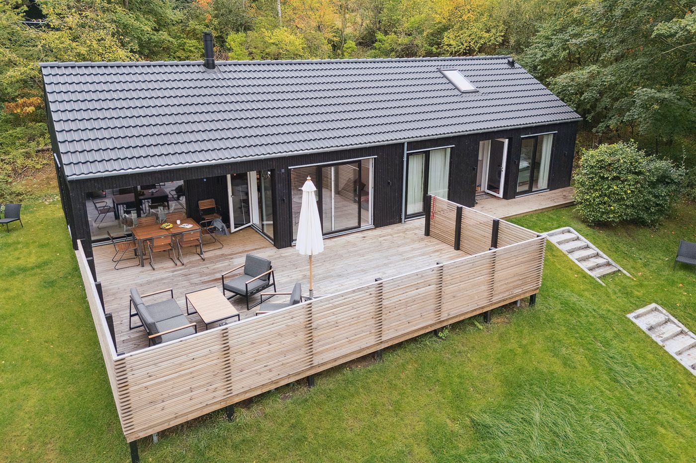 Modernes Wohlfühlhaus mit Sauna, Kamin &amp; Meerblick bei Ordrup