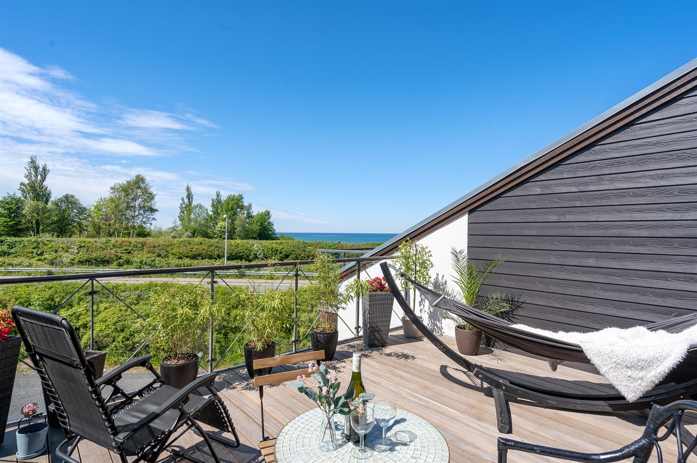 Urlaubstraum mit Meerblick – Dein Rückzugsort in Dronningmølle!