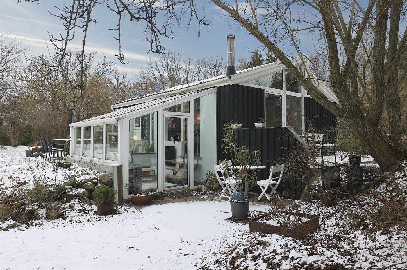 Strandnahes Ferienhaus mit Sauna, Garten und Meerblick in Dronningmølle