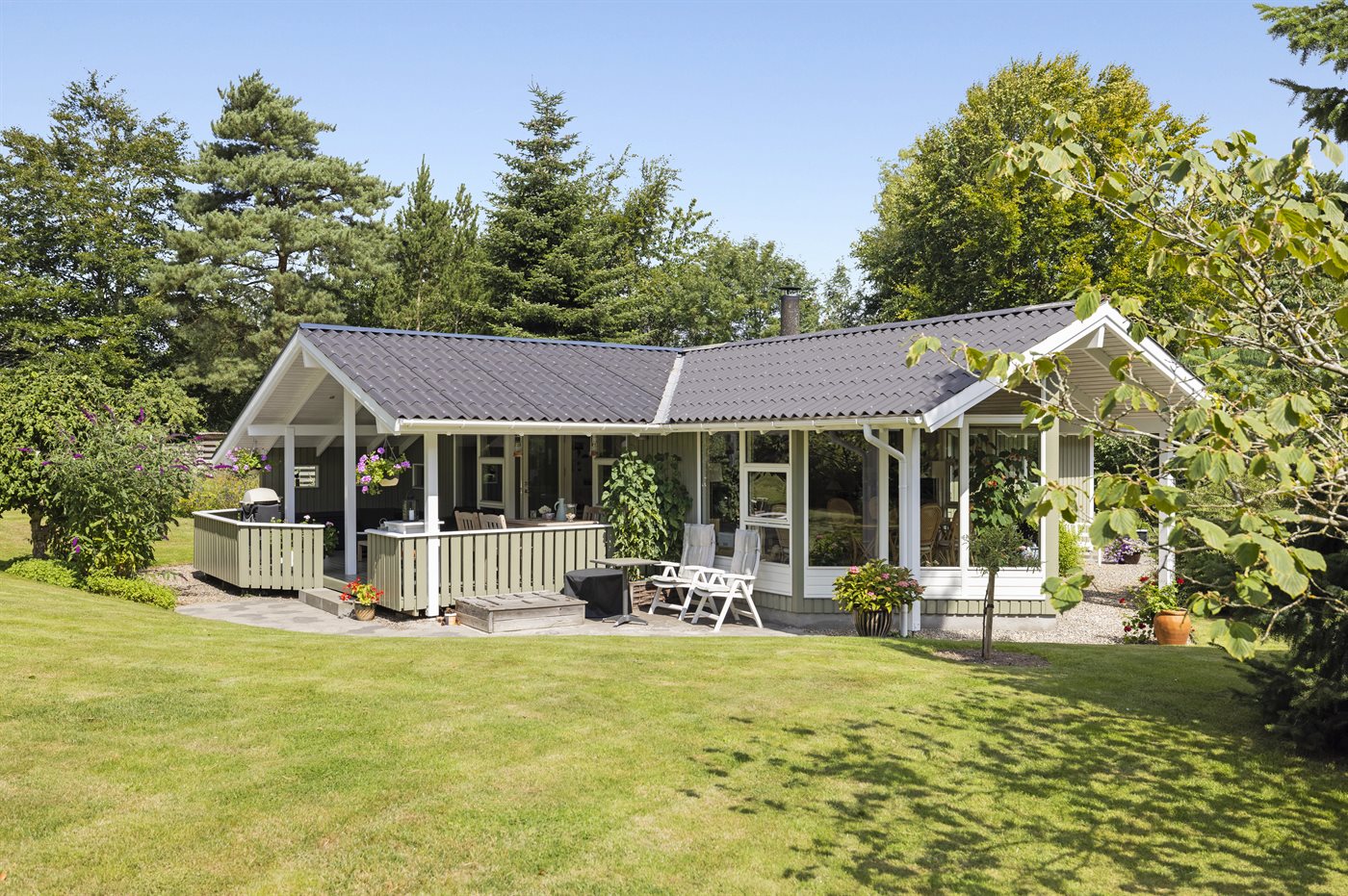Sonniges Ferienhaus mit Sauna, Garten & Nähe zum Strand