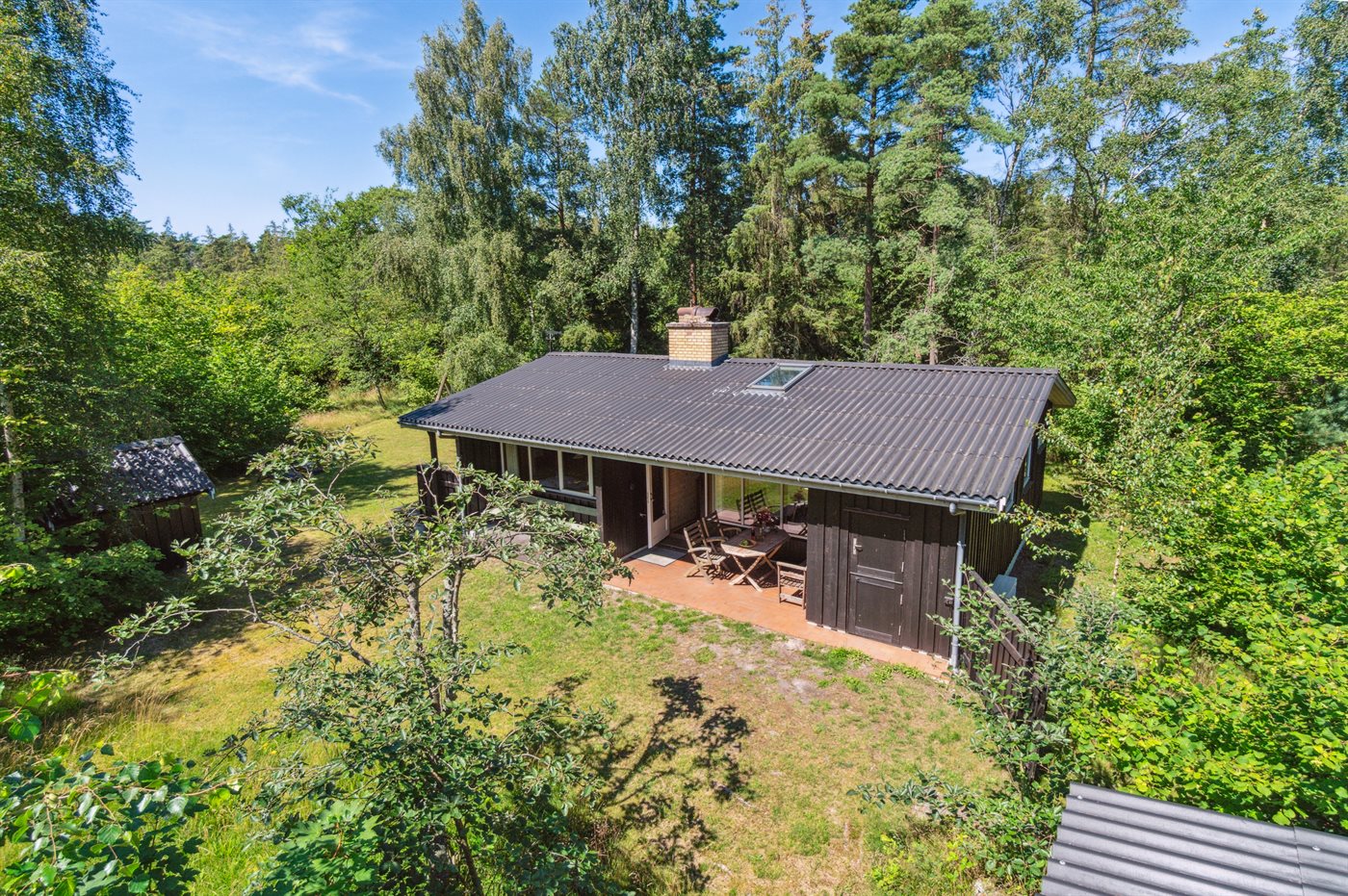 Dein Traumferienhaus in Aakirkeby – nur 200 m zum Strand!