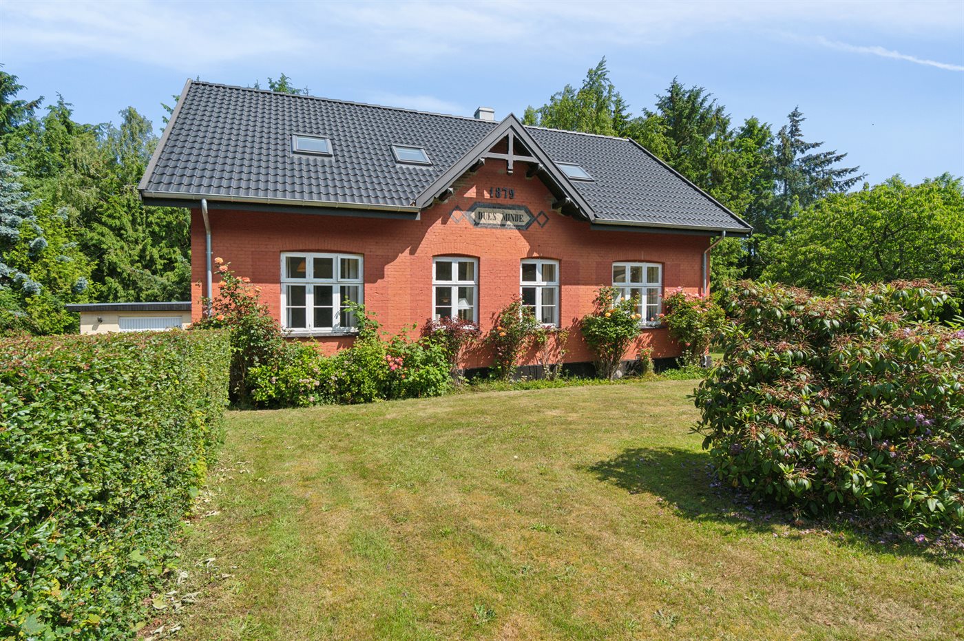 Großzügiges Ferienhaus mit Sauna &amp; Kamin nahe Strand Dueodde