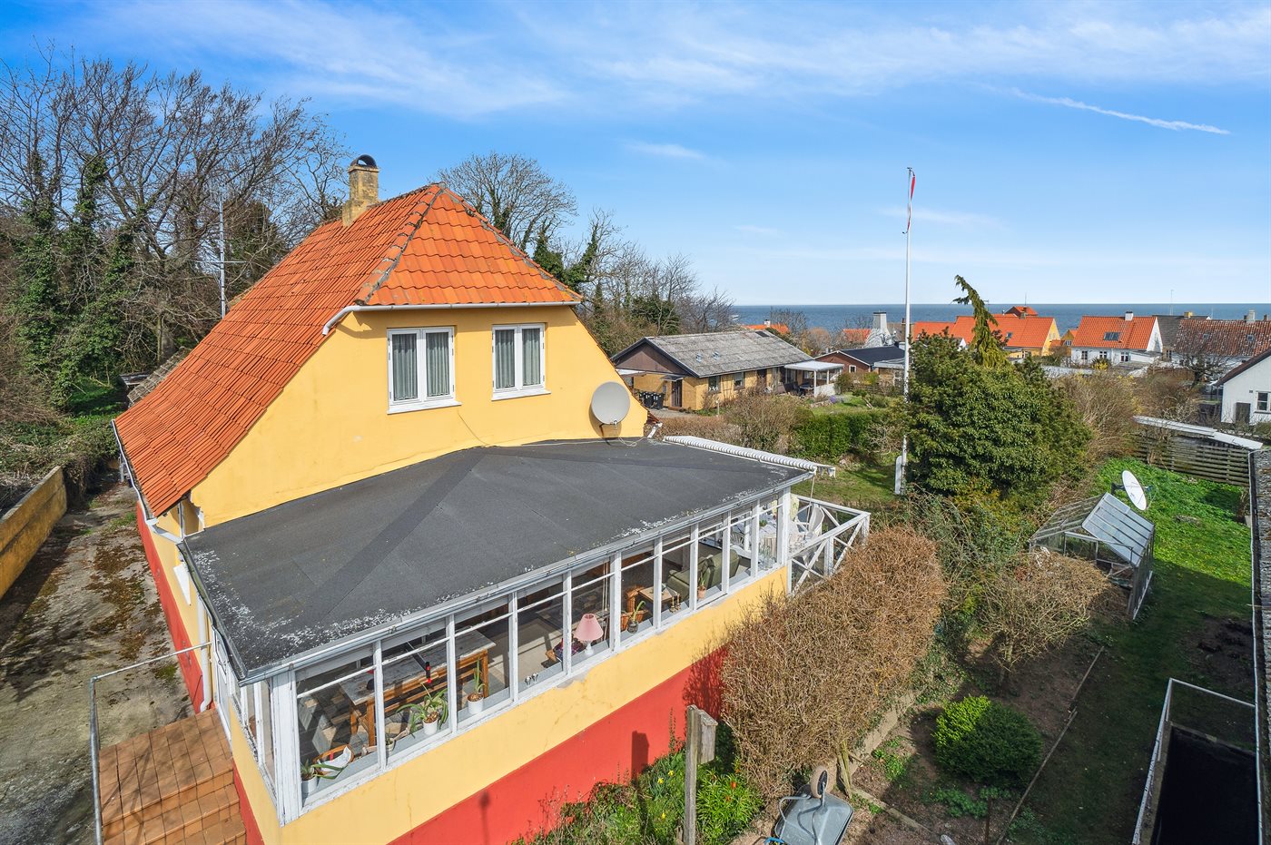Entspanne im stilvollen Ferienhaus mit Meerblick in Svaneke!