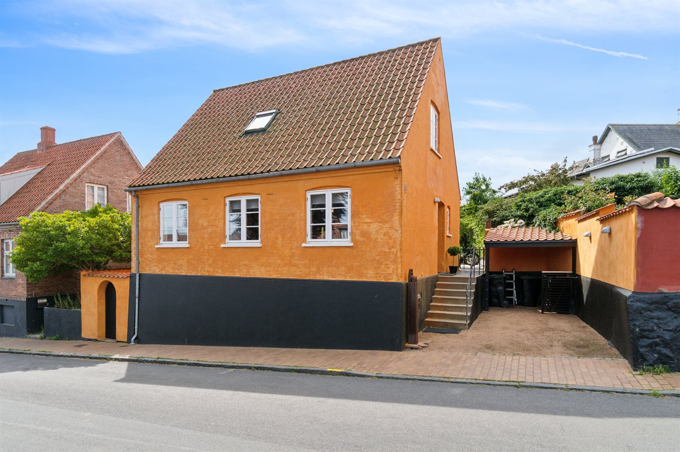 Meeresblick, Sauna &amp; Balkon – dein Hideaway im Herzen Svanekes