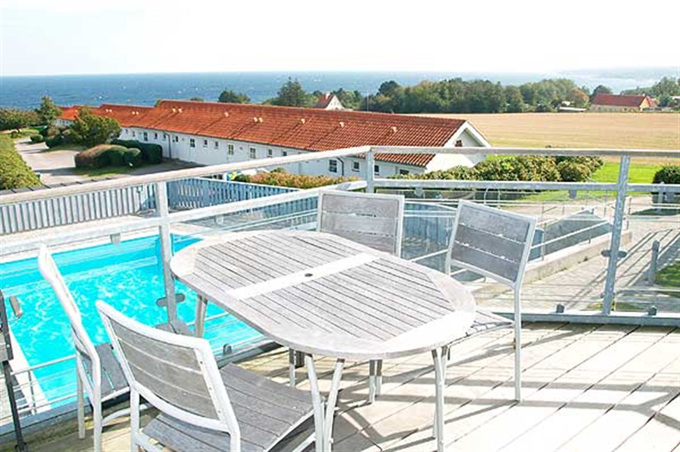 Dein dänisches Urlaubsparadies mit Meerblick und Pool!