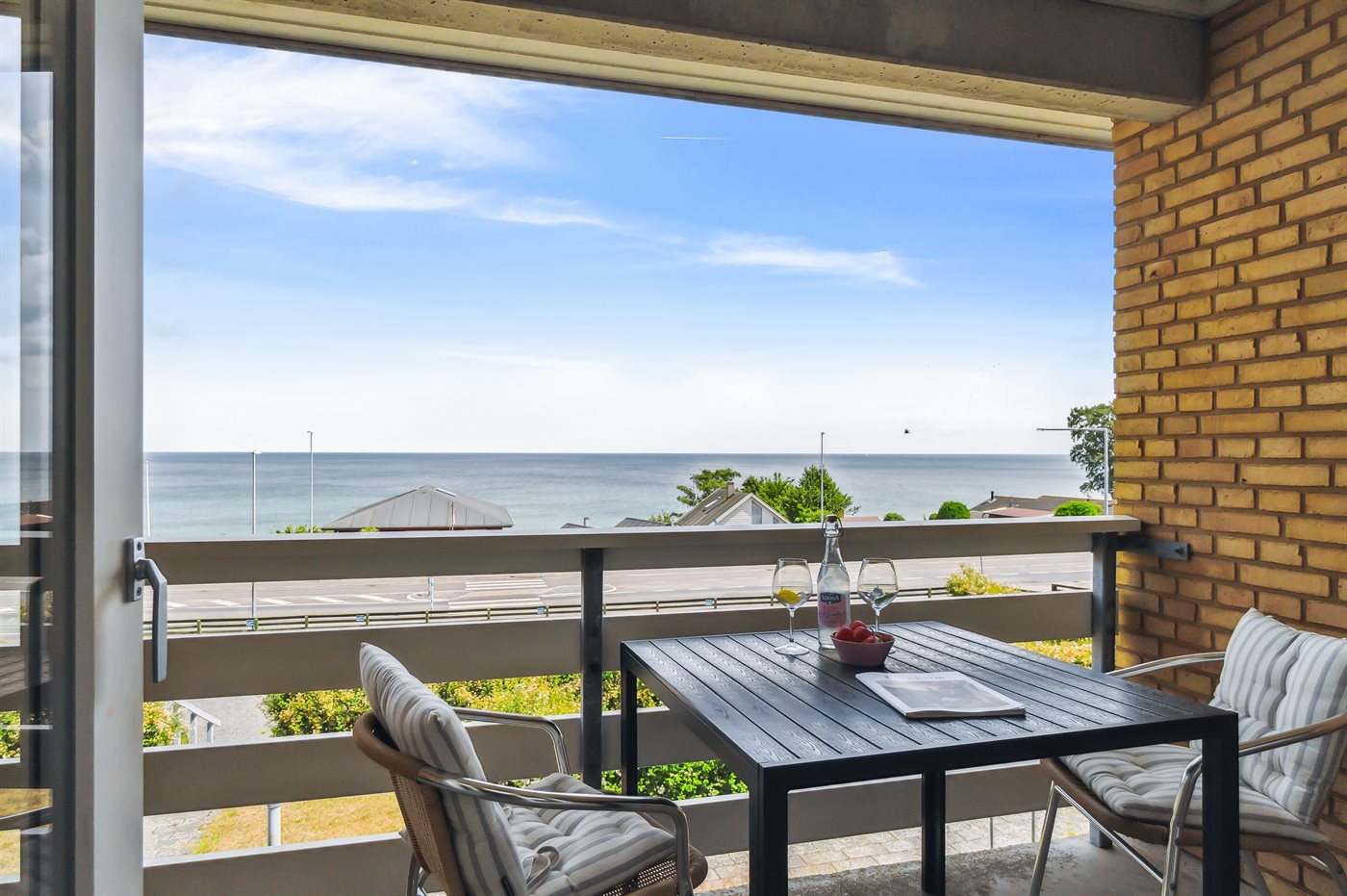 Urlaub mit Meerblick in Sandkås – Dein Traumferienhaus!